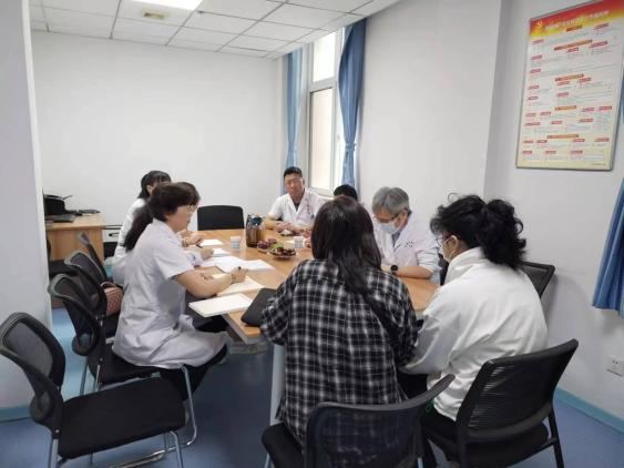 ​自治区宁安医院特邀请北大六院曹庆久教授医疗团队来院进行学术交流与业务指导